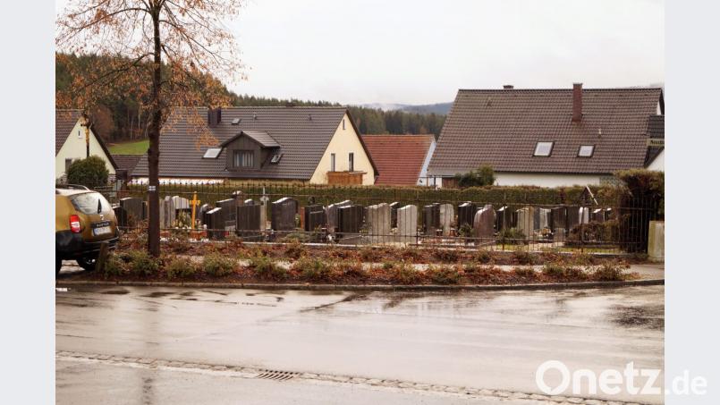 Der freie Blick in den Friedhof ist nicht Jedermanns Sache Bild: arw