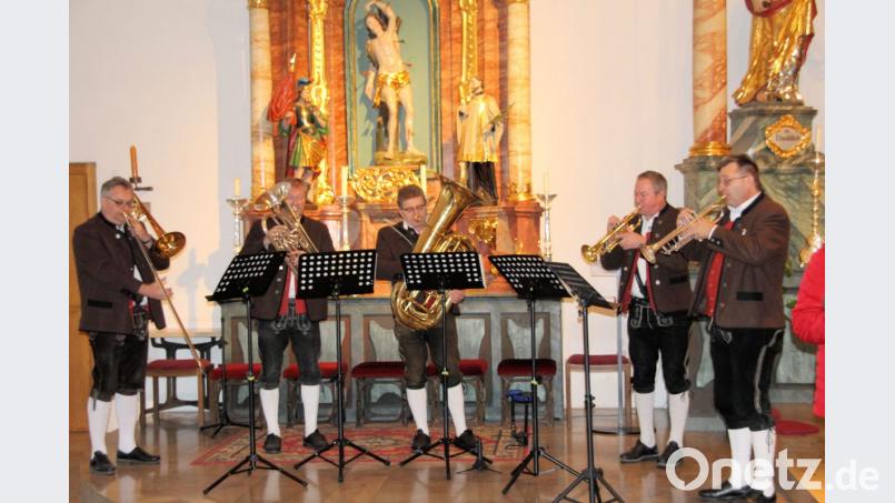 Die Bläsergruppe der kirchlichen Blaskapelle St. Ägidius erfreute mit adventlichen Weisen in der Adventlichen Stunde Bild: bjo