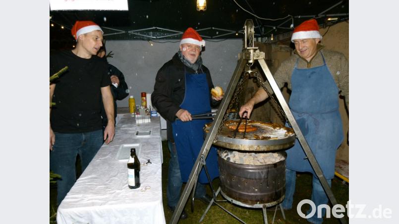 Bratwürste gehen weg wie warme Semmel. Bild: rn