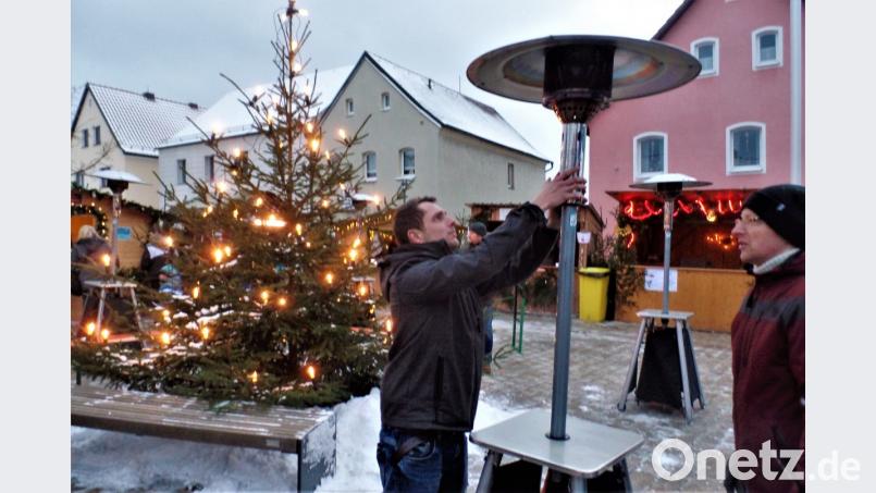 Zwischen Kerzenglanz und Wärmepilzen werden sich am Samstagabend wieder
	viele Besucher des Kohlberger Weihnachtsmarktes auf die staade Zeit
	einstimmen. Ob dann wieder Schnee liegt, weiß nur der Himmel. Bild: jml