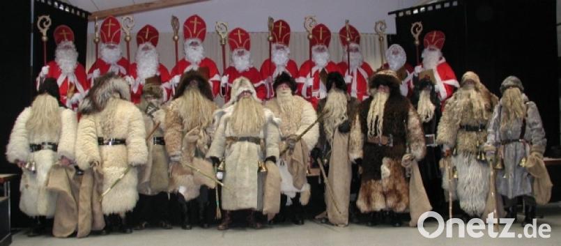 Die Nikolaus-Truppe des Burschenvereins Concordia Mitterteich ist wirklich ganz schön imposant. Bild: ubb