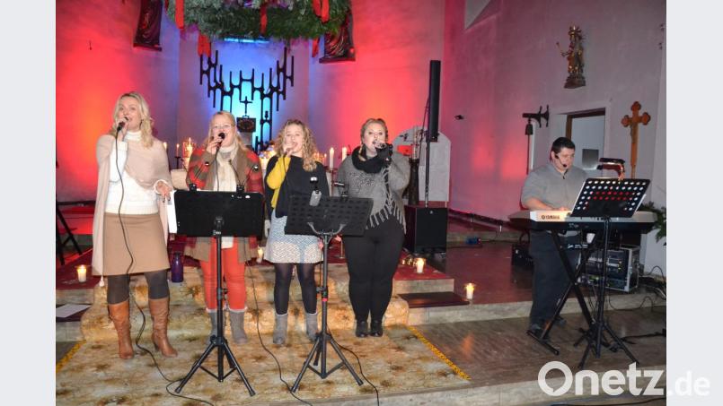 Die Gruppe &quot;Montana&quot; stimmt auf die Adventszeit ein. Bild: gi