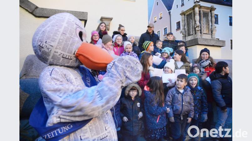 Zeitungsente Paula Print feuerte die Kinder an. Bild: Gabi Schönberger
