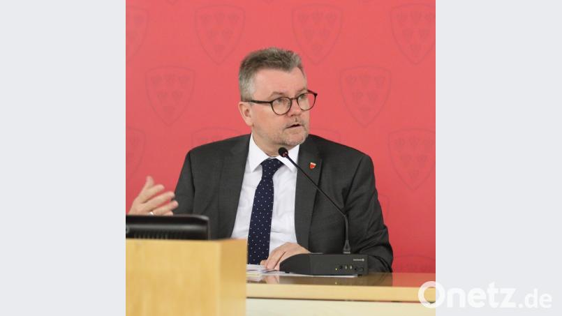 Bürgermeister Michael Göth hatte zur Bürgerversammlung eingeladen. Viele Bürger fanden zum Termin ins Rathaus. Bild: mfh