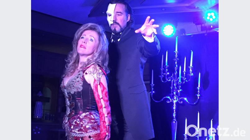 Stimmgewaltig und ausdrucksstark: Janet Marie Chvatal und Marc Gremm mit Stücken aus dem Phantom der Oper. Bild: san