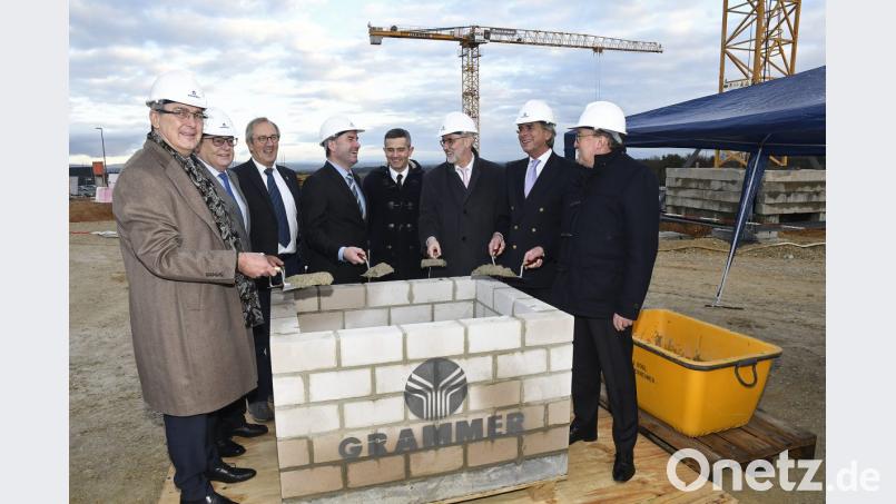 Grundsteinlegung neues Grammer Technologiezentrum und Konzernzentrale, Grammer-Allee 1 in Ursensollen Bild: Petra Hartl