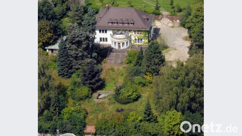 Zwei neue Varianten für die Seltmann-Villa hat ein privater Interessent vorgeschlagen. Die erste Variante kombiniert einen Wirtschaftstreff für Wirtschaftsförderung, Büro- und Ausstellungsflächen sowie eine Kleinkunstbühne mit einem Café. Bild: Michael Ascherl