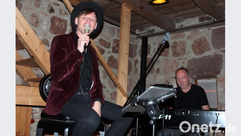 Sänger Markus Engelstaedter und Bernd Meyer am Piano begeistern auf der Vestn in Pressath. Bild: stg