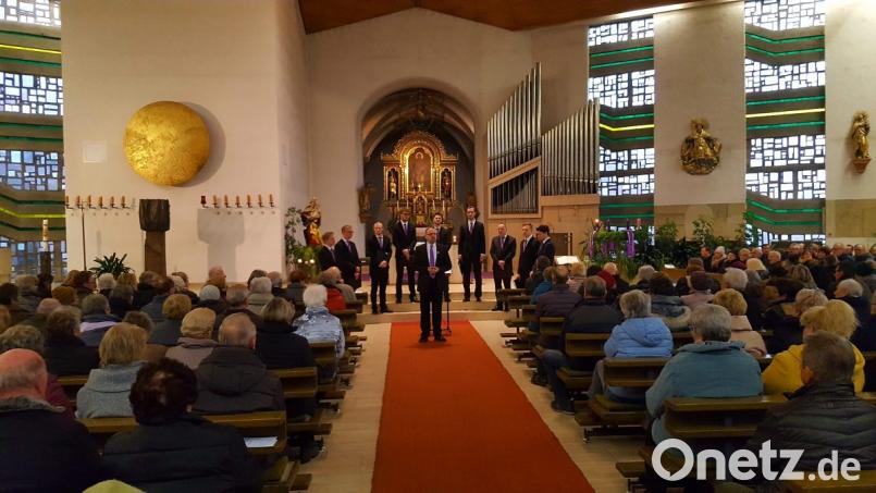 Das Hubert-Velten-Ensemble gibt ein Vokalkonzert in der Gebenbacher Pfarrkirche. Bild: exb