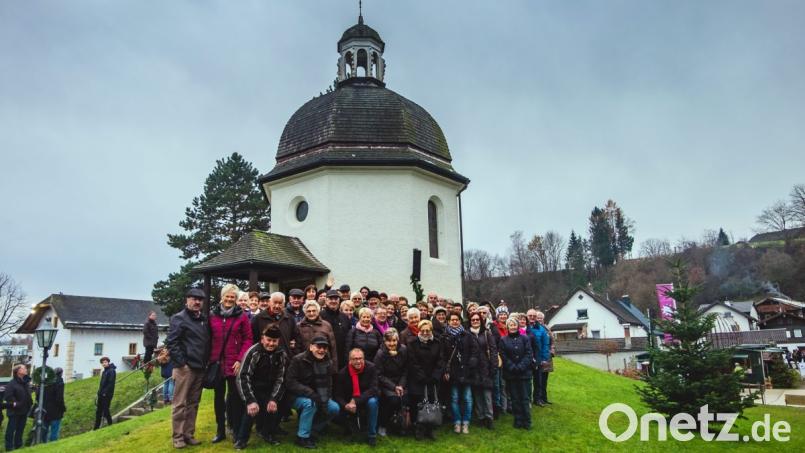 Um die Geschichte des Liedes „Stille Nacht“ handelte das Adventsingen in Salzburg. Die Gruppe der CSU besuchte auch den Entstehungsort in Oberndorf, vor das Weihnachtslied vor 200 Jahren erstmals erklang. Bild: exb