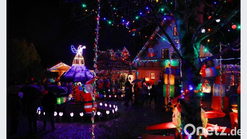 Im Biederman-Anwesen in der Tirschenreuther Straße veranstaltete die Siedlergemeinschaft im Lichtermeer ihre Nikolausfeier. Bild: njn