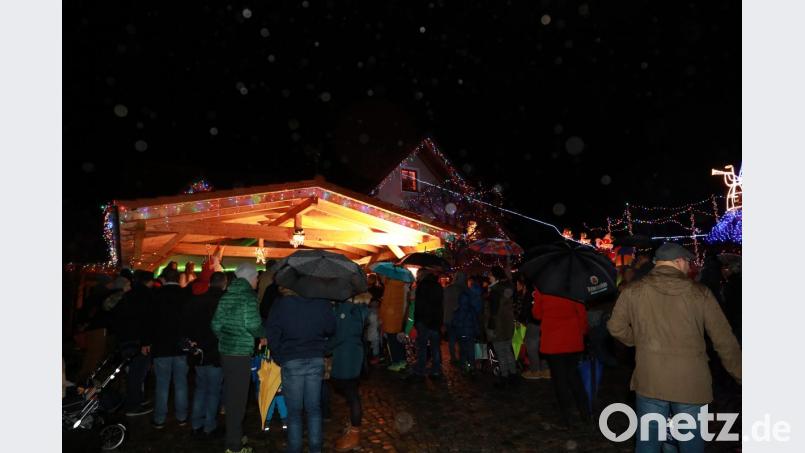 Im Biederman-Anwesen in der Tirschenreuther Straße veranstaltete die Siedlergemeinschaft im Lichtermeer ihre Nikolausfeier. Bild: njn