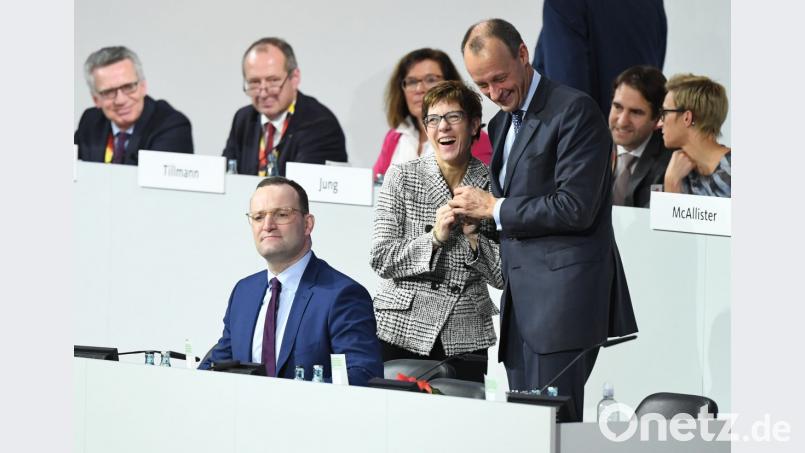 Annegret Kramp-Karrenbauer, Friedrich Merz (CDU) und Jens Spahn (CDU, l) Bild: Rainer Jensen/dpa