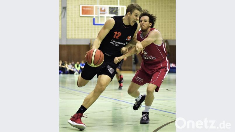 Anders als hier gegen Litzendorf (am Ball Jonas Meißner), war für Neustadt gegen die stabile Defensive Bambergs oft früh Endstation. Bild: Büttner, Gerhard