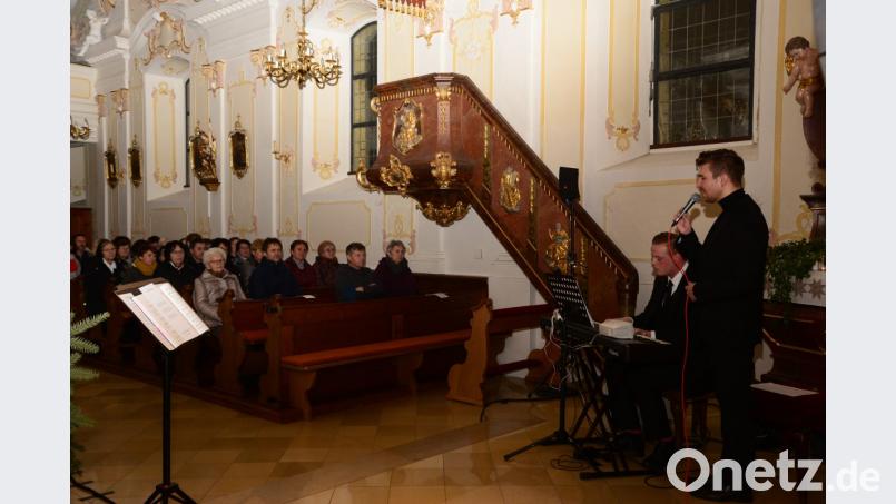 Christoph Baierl beweist mit der Liedauswahl beim Adventskonzert in der Kreuzbergkirche ein gutes Händchen. Bild: bey