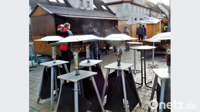 Konferenz der Heizpilze. Sie sind am Abend ständig umlagert. Bild: jml