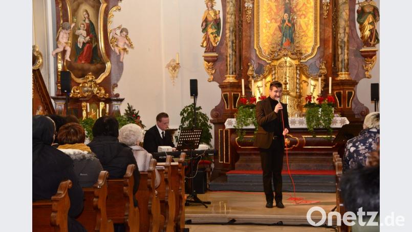 Christoph Baierl beweist mit der Liedauswahl beim Adventskonzert in der Kreuzbergkirche ein gutes Händchen. Bild: bey