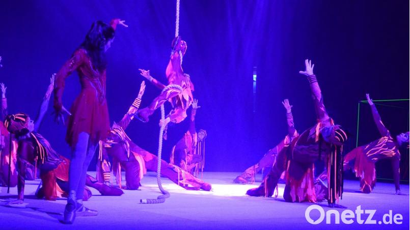 Das Eis besteht aus hartem Kunststoff, der nach Auskunft der Verantwortlichen in Kanada für Eisrevuen entwickelt worden ist. Bild: Kunz