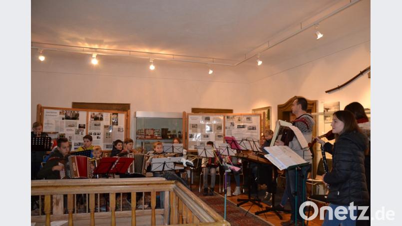Weihnachtliche Klänge brachte die Musikschule zu Gehör. Bild: gi