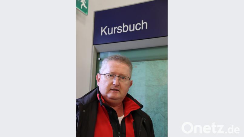 Vom Bahnstreik war unter anderem der Weidner Michael Hammerl betroffen, der eigentlich sehr früh in München sein musste und für den in Schwandorf die Reise erst einmal beendet war. Bild: Thomas Dobler