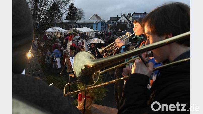 Entlang des Brüllbachs ist auch für Musik gesorgt. Bild: Petra Hartl
