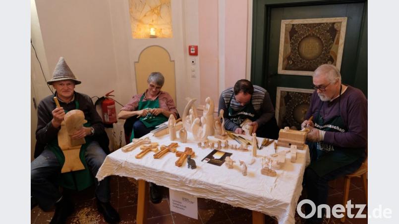 Gediegene Handwerkskunst bestimmt in den Klostergängen das etwas andere Adventsgeschehen. Bild: do