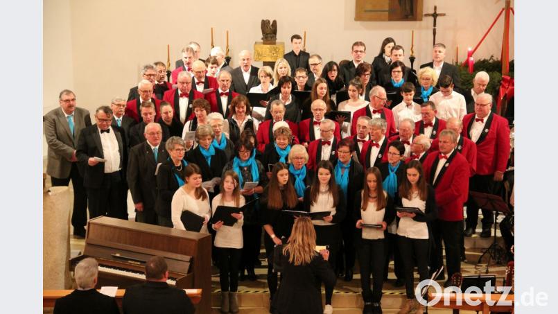 Die Sänger bereiten sich auf das Konzert am dritten Adventssonntag vor. Bild: hai