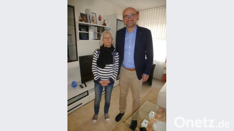 Bürgermeister Maximilian Beer gratulierte Christa Ludwig zum 80. Geburtstag. Bild: mad