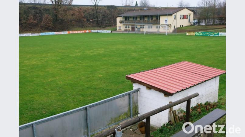 Das Spielfeld des FC Vorbach sei eine Vorzeigeanlage, die in der Region ihresgleichen suche, hieß es in der Sitzung des Gemeinderats. Ein Zuschuss der Kommune zum Kauf eines Spindelrasenmähers soll dazu beitragen, den guten Pflegezustand zu erhalten. Bild: do