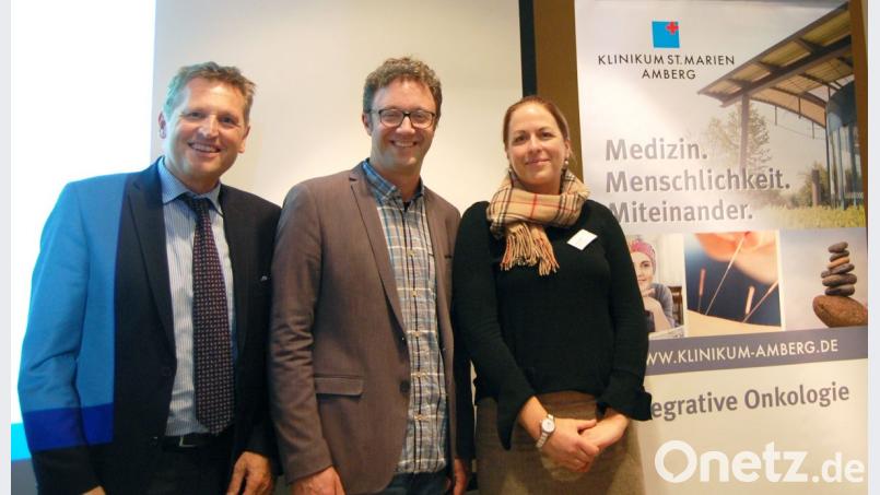 Ärztlicher Direktor Harald Hollnberger, Sportwissenschaftler Freerk Baumann und Doris Kölbl, Koordinatorin der Integrativen Onkologie am Klinikum (von links), sind von ihrem Konzept überzeugt. Bild: Klinikum/Kölbl
