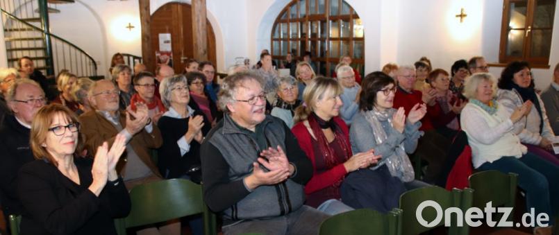 Gut gefüllt war der Paulaner-Gemeindesaal beim lyrisch-musikalischen Abend. Bild: Thomas Dobler