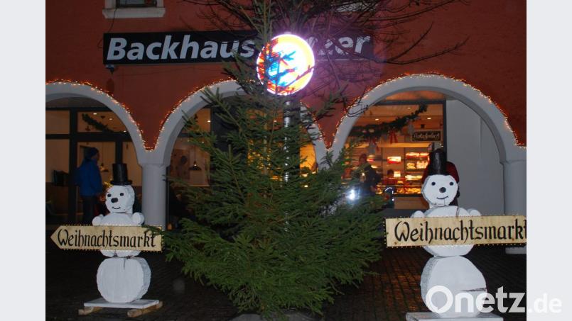 Gehen wir zum Weihnachtsmarkt nach rechts oder nach links? Bild: enz