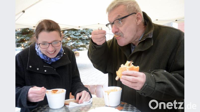 Im Freien schmeckt die Suppe auch im Advent. Bild: Gabi Schönberger