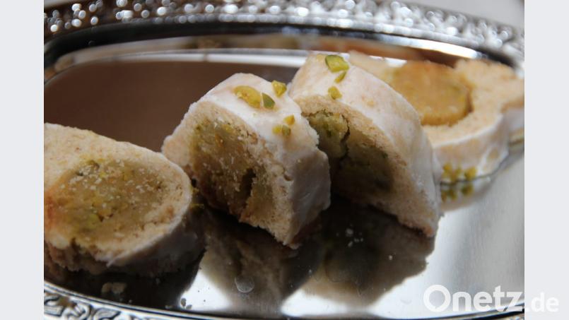 So sehen sie fertig aus, die Pistazienröllchen. Bild: Regina Anzer