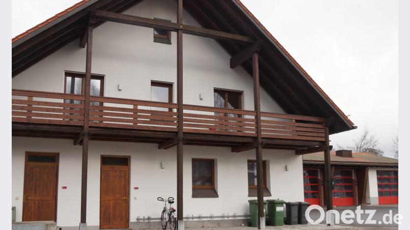 Auch die Sanierung des Oberviechtacher Gerätehauses steht an, und mit dem Ausbau der ehemaligen Hausmeisterwohnung (erster Stock) zu einem Jugendraum soll die wichtige Nachwuchsarbeit auch zukünftig vorangetrieben werden. Bild: weu