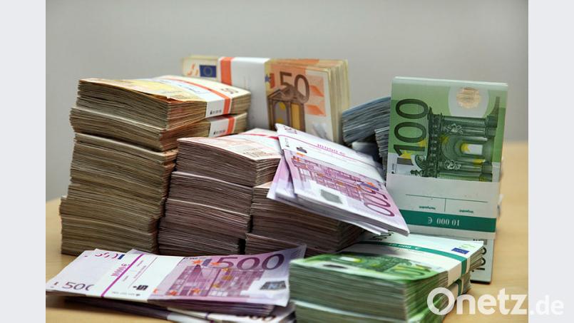 Der Landkreis braucht seine Rücklagen, die zum Jahresanfang bei rund 9,5 Millionen Euro lagen, gar nicht oder höchstens um 250 000 Euro zu verringern. Aus diesem Topf soll später einmal die Erweiterung des Landratsamtes bezahlt werden. Bild: Götz