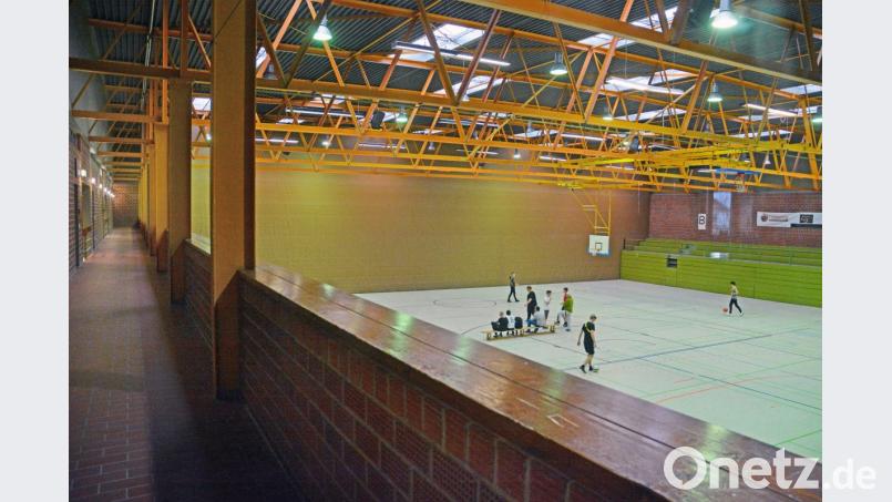 Die Mehrzweckhalle müsste dringend saniert werden. Ein Programm des Bundes bietet jetzt die Chance auf 90-prozentige Bezuschussung. Bild: Gabi Schönberger