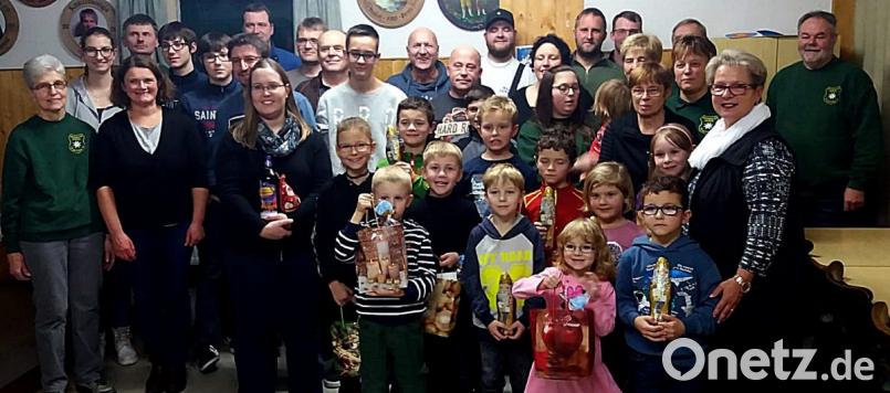 Die Teilnehmer und Sieger beim Nikolausschießen der Schützengesellschaft Edelweiß Letzau. Bild: zer