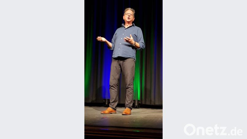 Deftige Wortspiele sind das Markenzeichen von Komiker Günter Grünwald. Bild: ck