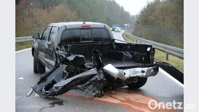 Nach dem Zusammenstoß war der Toyota-Pick-Up schrottreif. Bild: gf