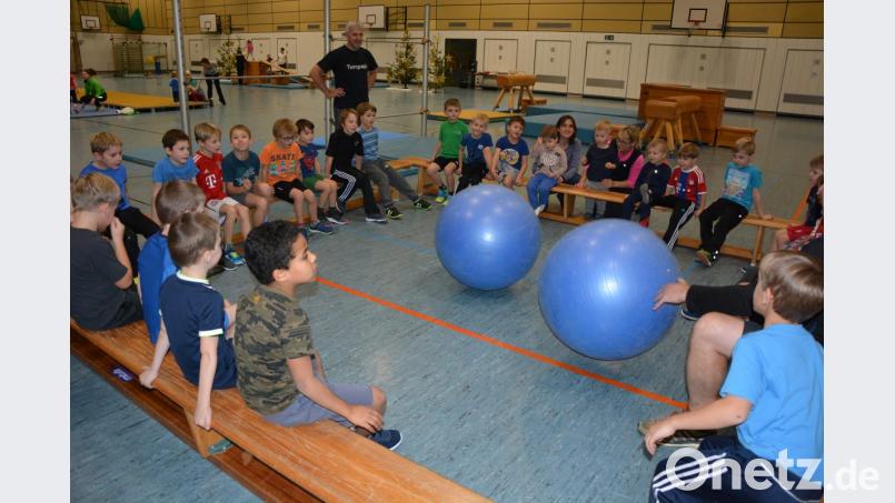 Auch Ballspiele machen den Nachwuchsturnern viel Spaß. Bild: jr