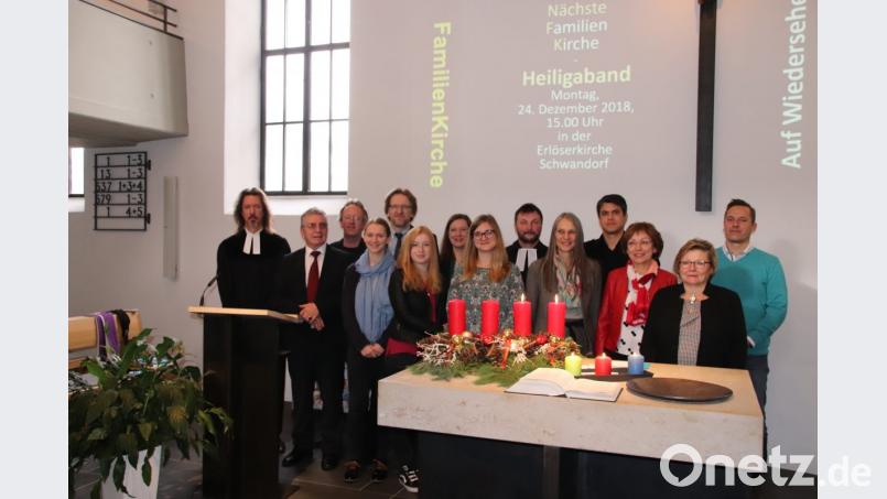 Der neue Kirchenvorstand der Schwandorfer evangelischen Gemeinde wurde am zweiten Advent offiziell in sein Amt eingeführt. Bild: Thomas Dobler