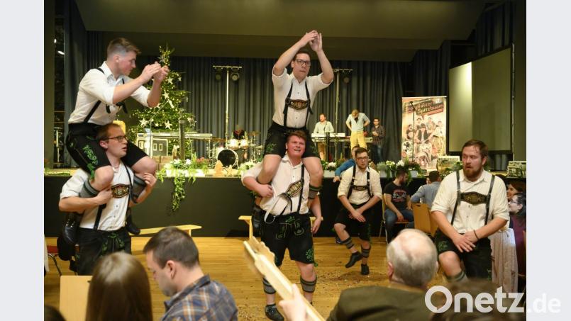 Showeinlage der Schwarzenbacher Schenkelzinterer Bild: exb