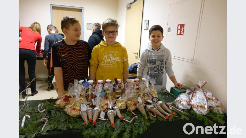 Die Schüler präsentierten ein vielseitiges Warenangebot. Bild: exb