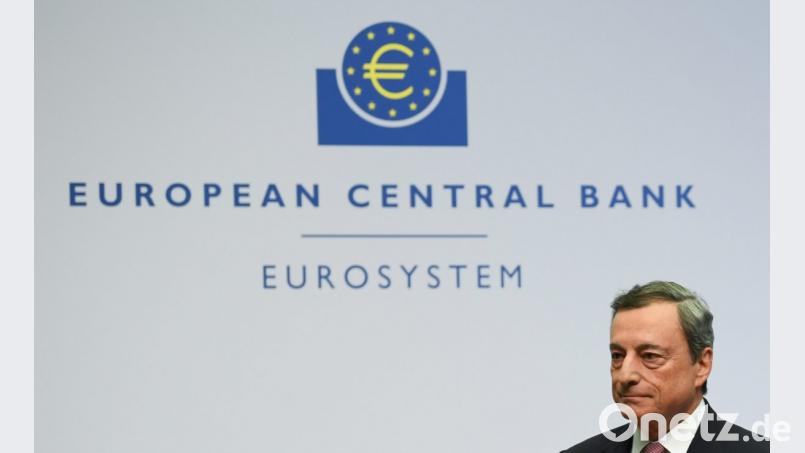 Mario Draghi, Präsident der Europäischen Zentralbank (EZB), hält eine Pressekonferenz. Bild:  Arne Dedert/dpa
