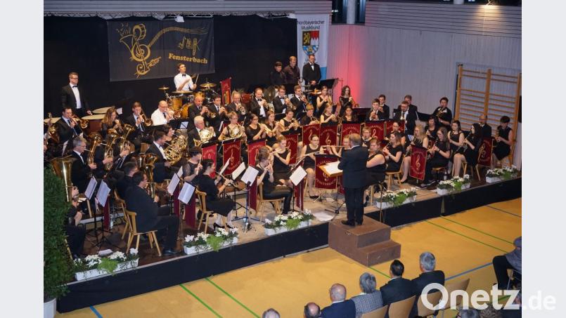 Die JBK Fensterbach beendet das Jahr mit einem Jubiläumskonzert in der Schulturnhalle in Dürnsricht (Bild vom Herbstkonzert 2017). Bild: nib