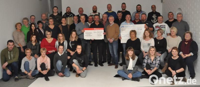 Die Benefiz-Haarschneide-Aktion "Styling gegen Krebs" erbringt heuer 24 015,99 Euro. Insgesamt wurden in den vergangenen elf Jahren 111 294,14 Euro für die Kinderkrebshilfe in der Region Oberpfalz Nord erzielt. Herbert Putzer will damit Mut und Hoffnung für viele Familien mit schwerst- und krebskranken Kindern schenken. Bild: dob