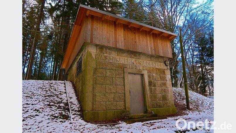 Ab dem 1. Januar steigen im Erholungsort die Wassergebühren. Umfangreiche Instandsetzungsmaßnahmen an der Wasserversorgungsanlage, wie am Hochbehälter auf dem Schusterberg (Bild), sind dafür verantwortlich. Bild: bsc