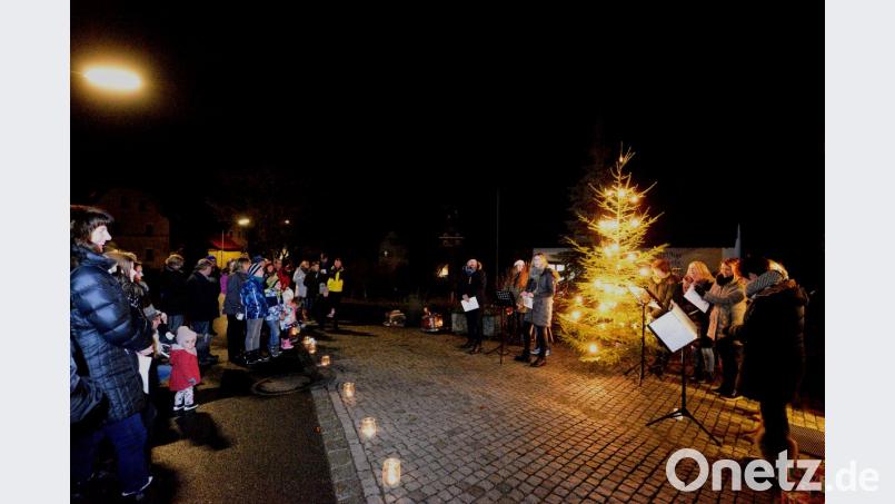 Die Dorfweihnacht in Vöslesrieth soll auf das bevorstehende Weihnachtsfest einstimmen. Diesmal müssen das die Organisatoren auch ohne Schnee bewerkstelligen. Bild: bey