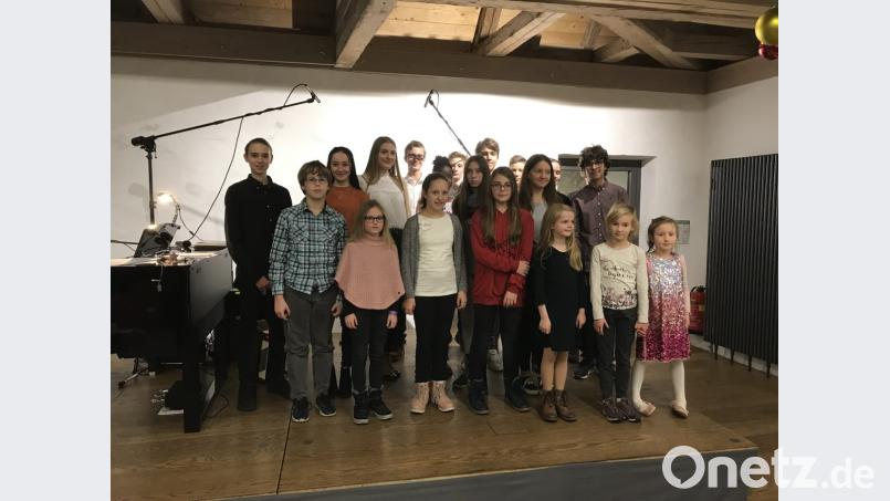Die Musikschüler zeigen, was sie gelernt haben. Bild: exb